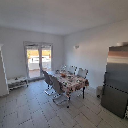 Apartman Telalovic Nečujam Eksteriør bilde